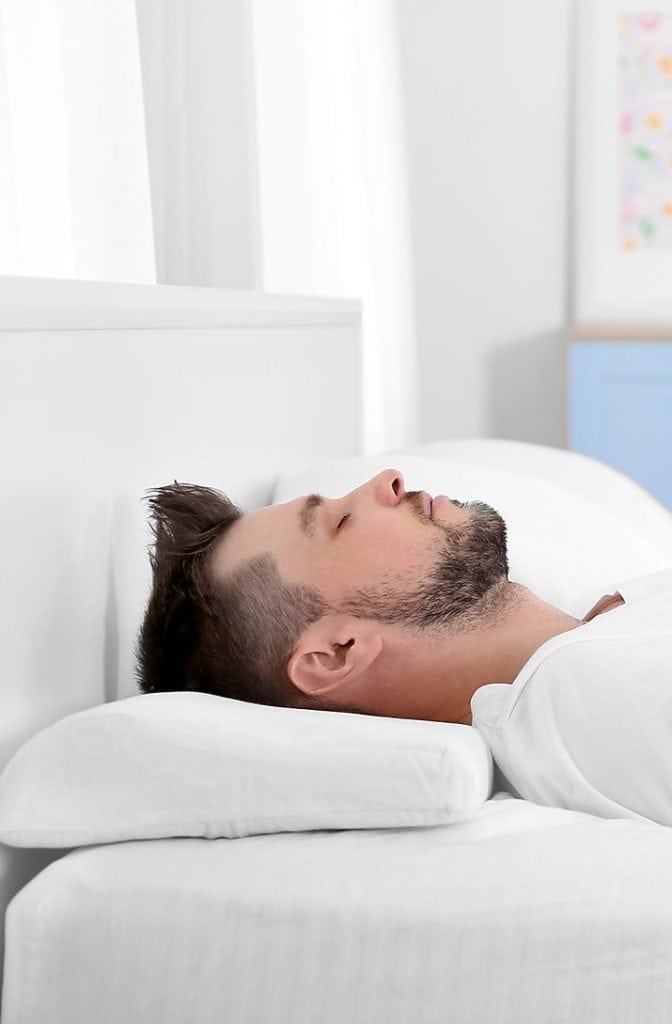 Auf dem Rücken liegend ist die beste Lösung für Ischiasbeschwerden