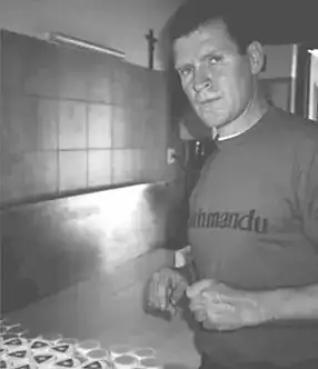 Ivo Konc izdeluje smrekovo mazilo