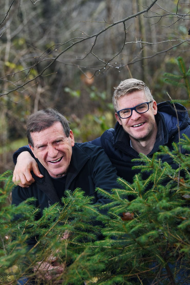 Ivo und Matic Konc, Vater und Sohn, deren Leben sich durch das Fichtenpech verändert hat.